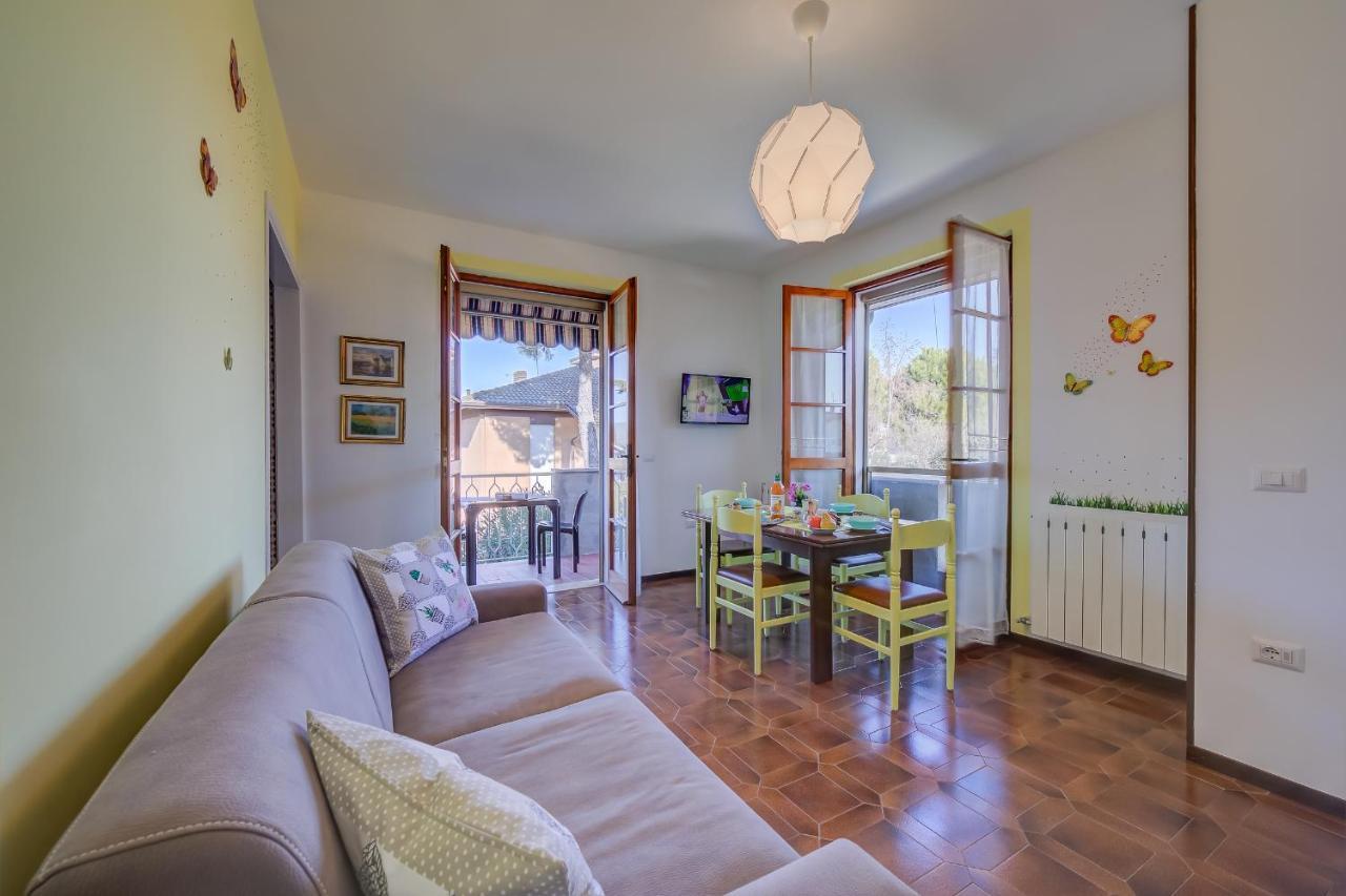 Villa Fiorita Apartments - Happy Rentals Сирмионе Екстериор снимка