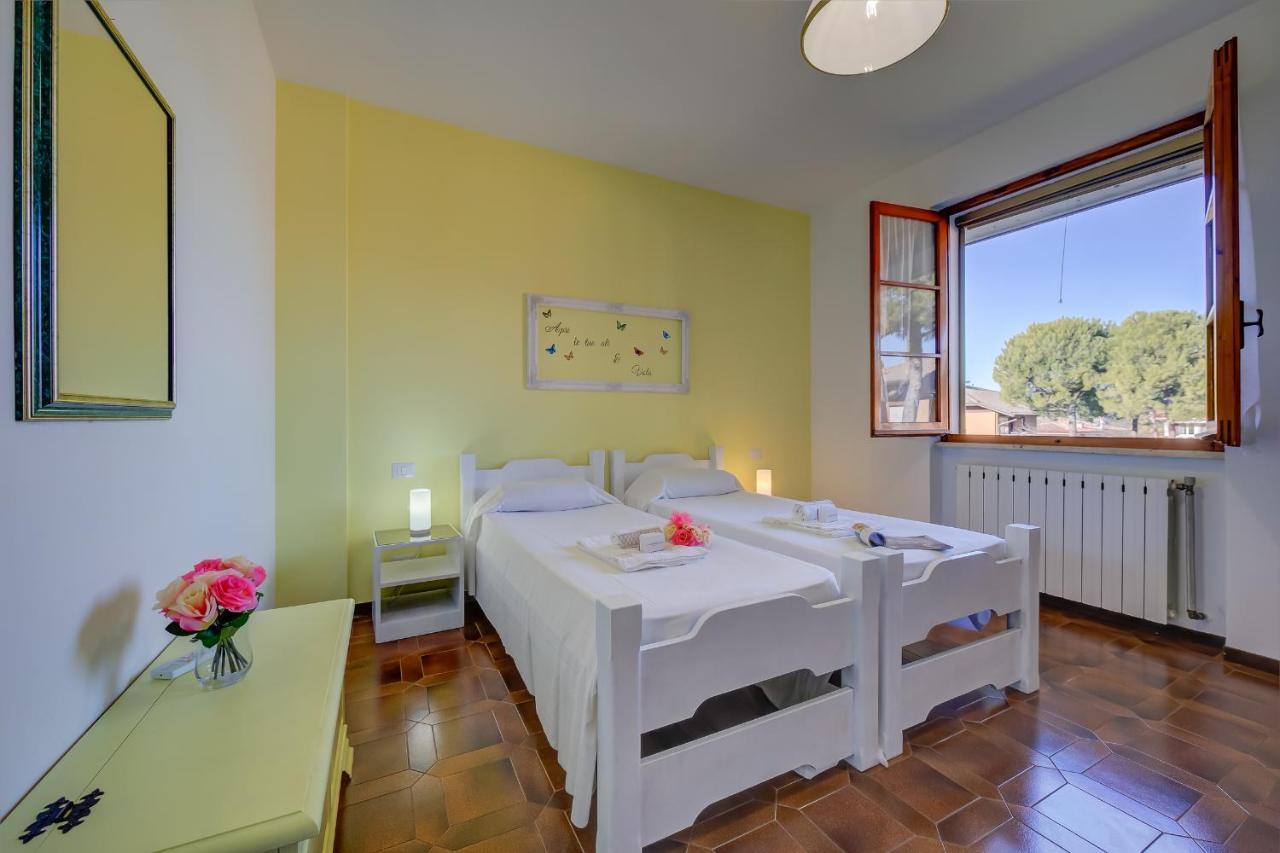 Villa Fiorita Apartments - Happy Rentals Сирмионе Екстериор снимка