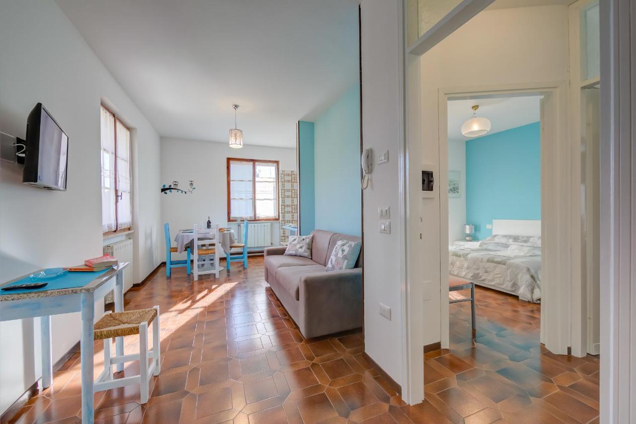 Villa Fiorita Apartments - Happy Rentals Сирмионе Екстериор снимка