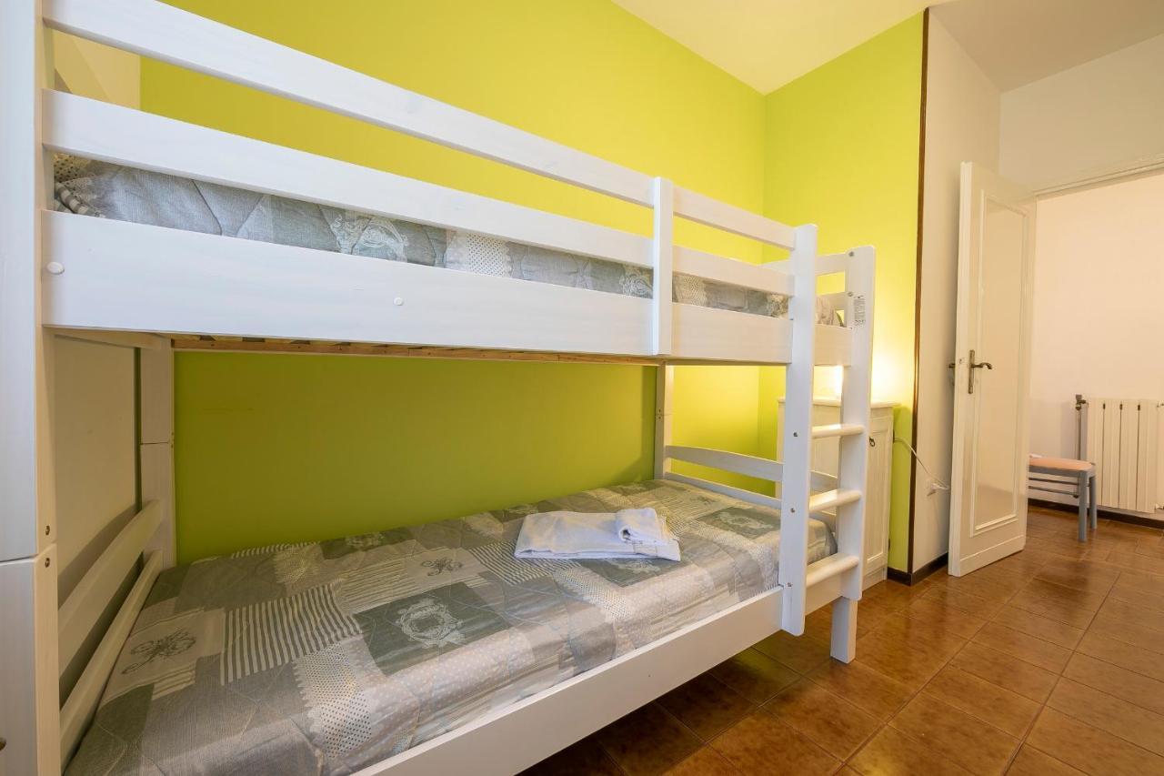 Villa Fiorita Apartments - Happy Rentals Сирмионе Екстериор снимка